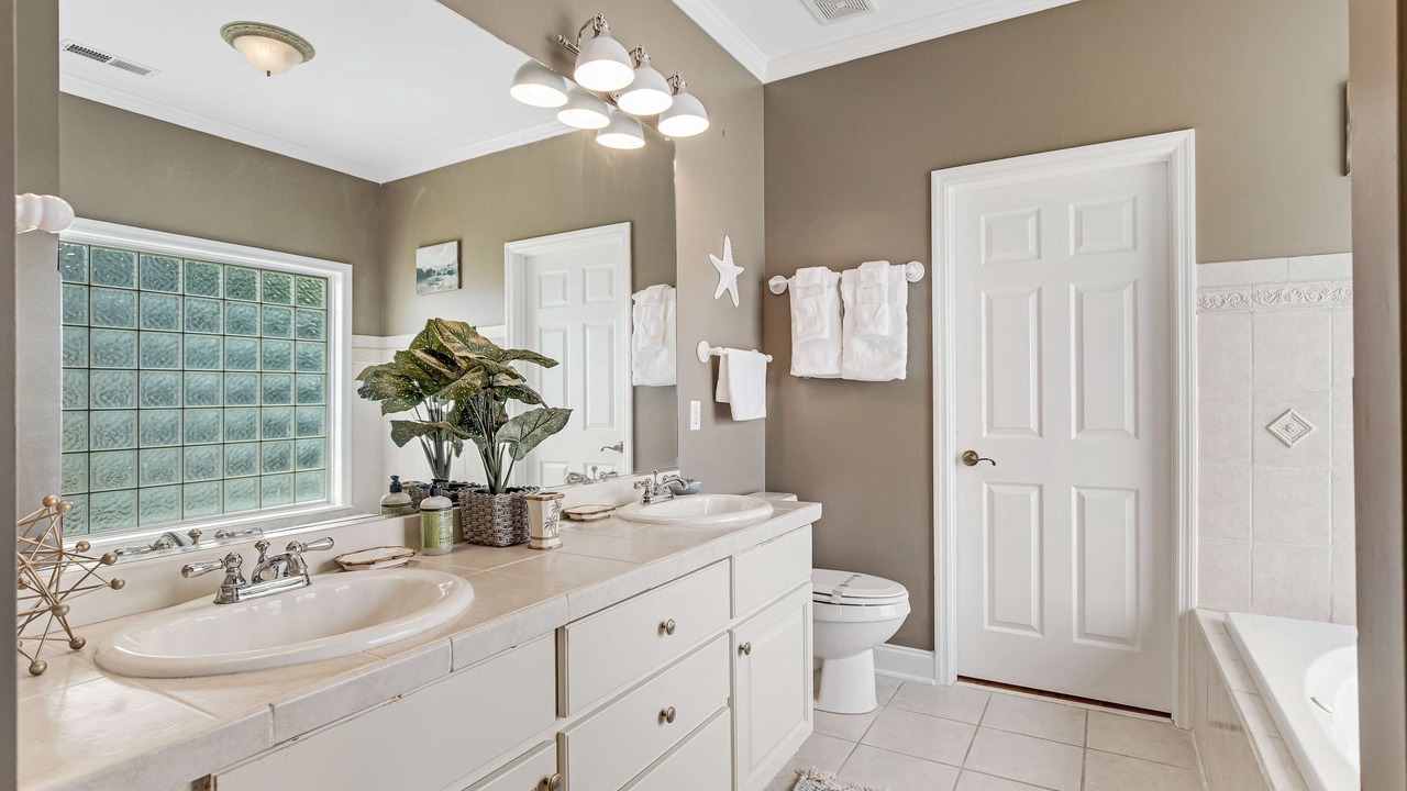 Photo of Bathroom in Ocean Ridge