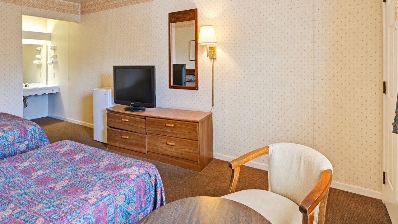 Photo of Bedroom in Lewisburg