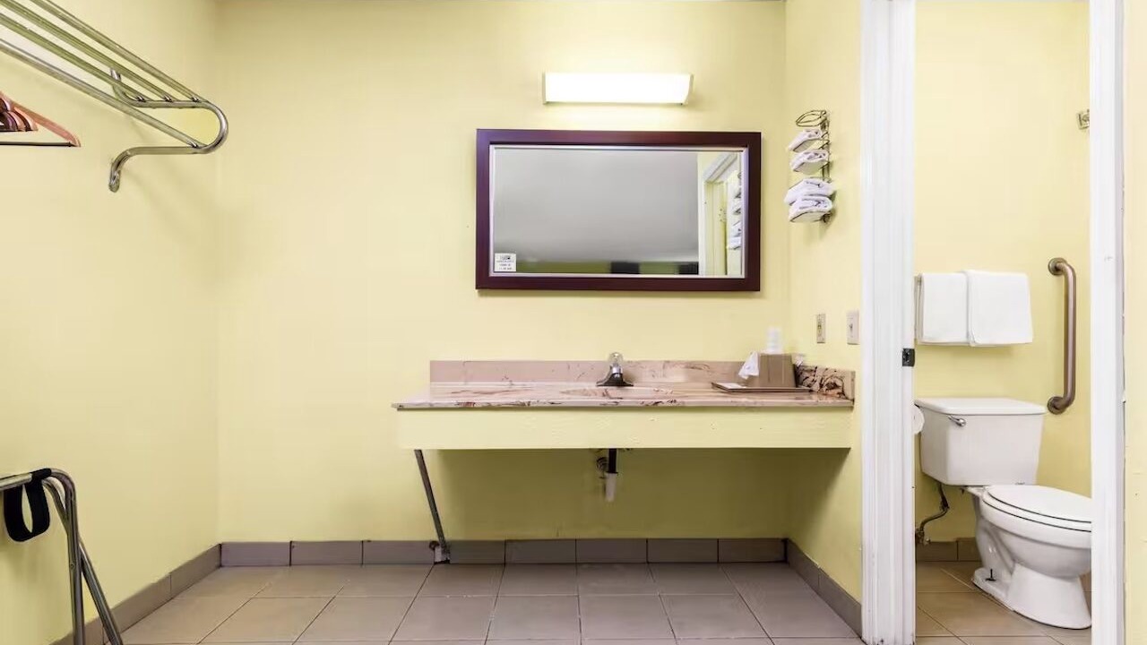 Photo of Bathroom in Orlinda