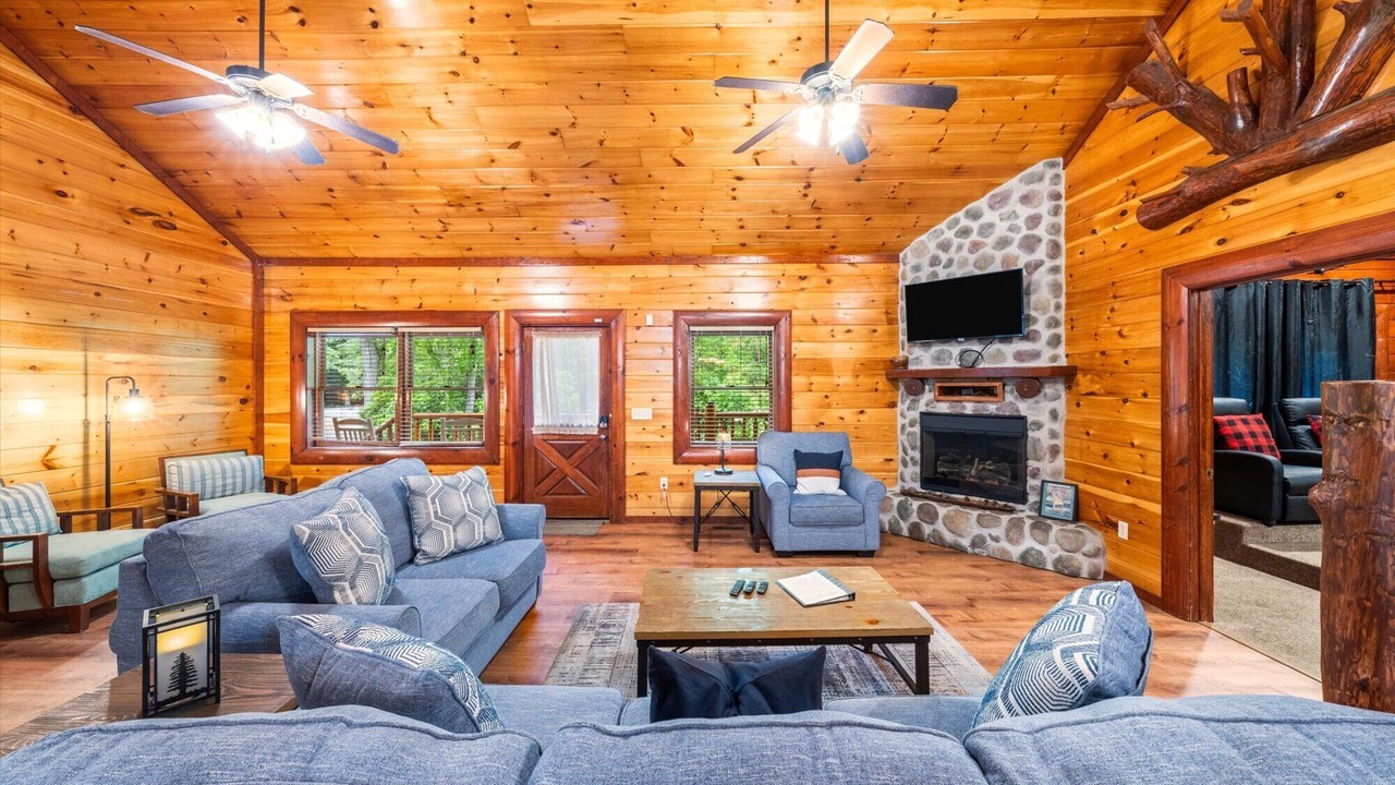 Photo of Livingroom in Cosby