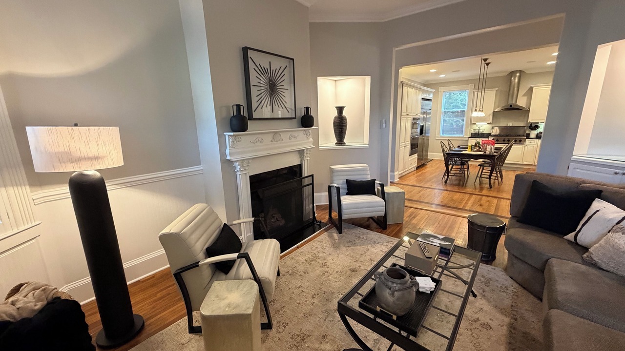 Photo of Livingroom in Charlotte Center City