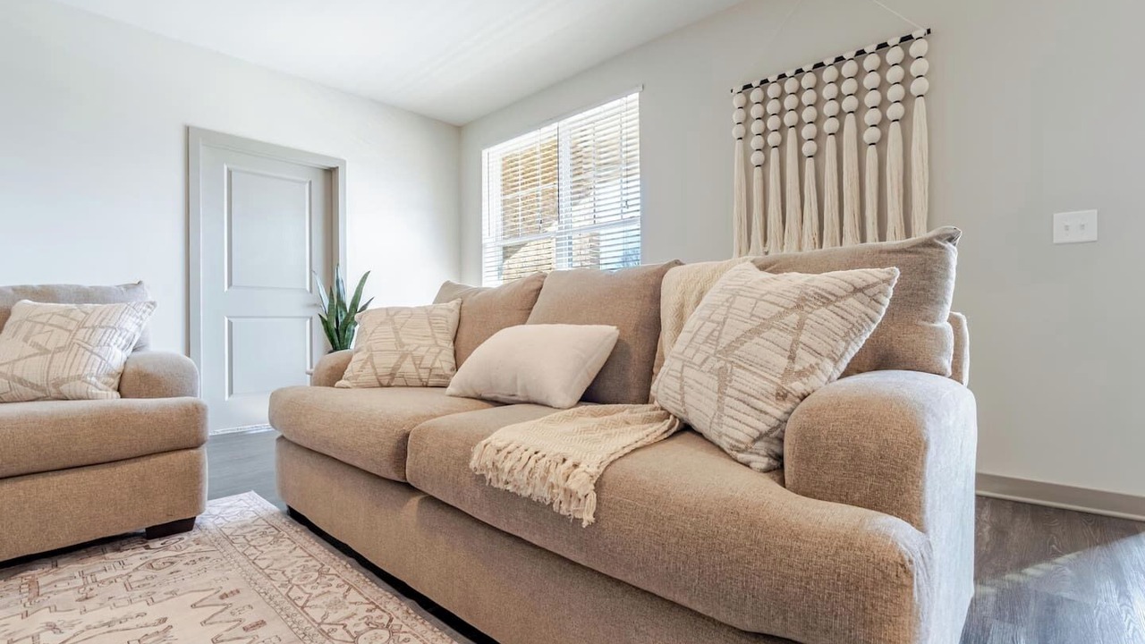 Photo of Livingroom in Matthews