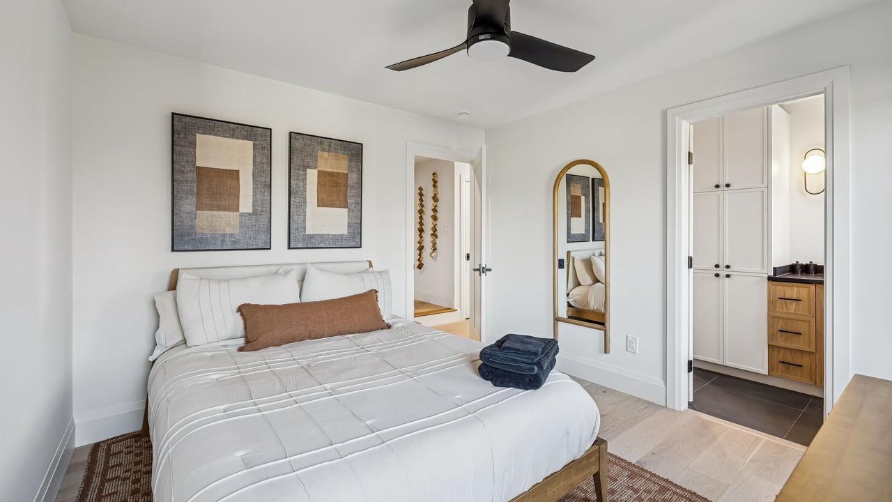 Photo of Bedroom in Inglewood