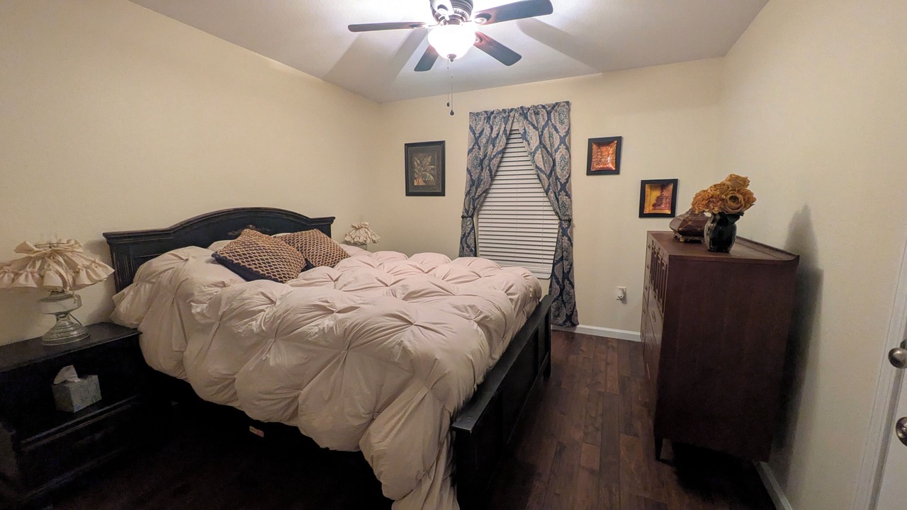 Photo of Bedroom in Ozone