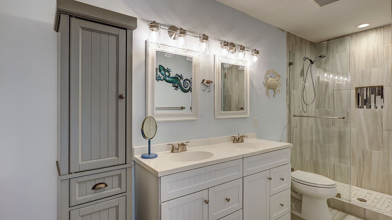 Photo of Bathroom in Lawton Woods