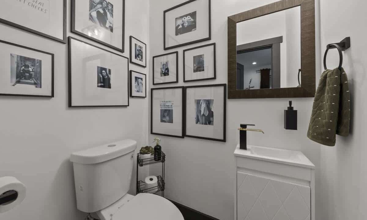 Photo of Bathroom in Near East Columbus