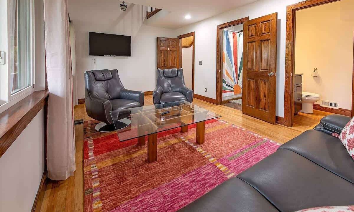 Photo of Livingroom in Lookout Valley Neighborhood Association