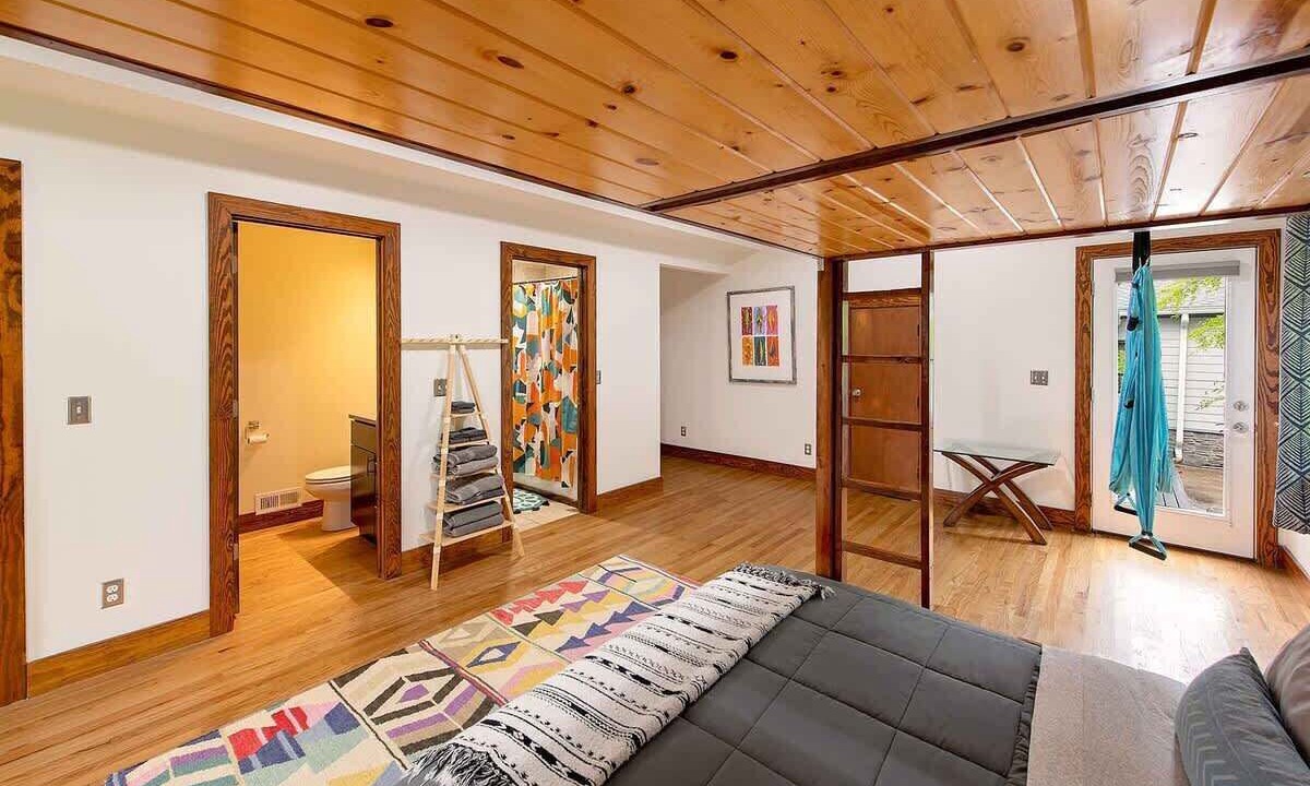 Photo of Bedroom in Lookout Valley Neighborhood Association