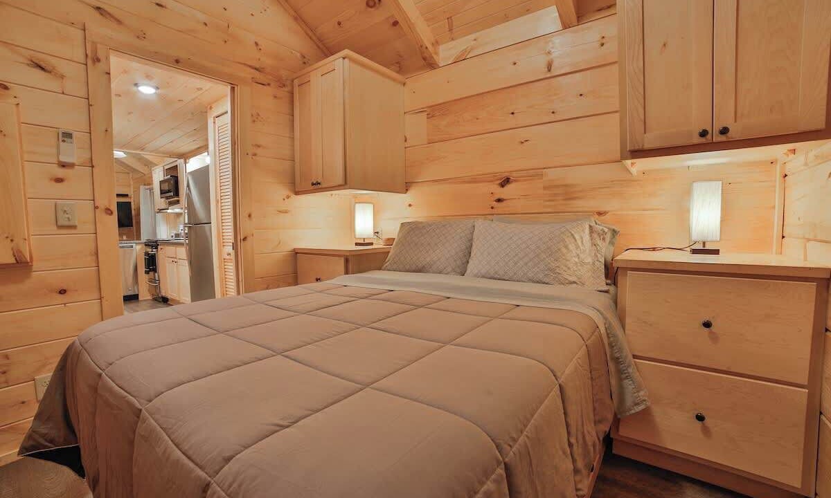 Photo of Bedroom in Lookout Valley Neighborhood Association