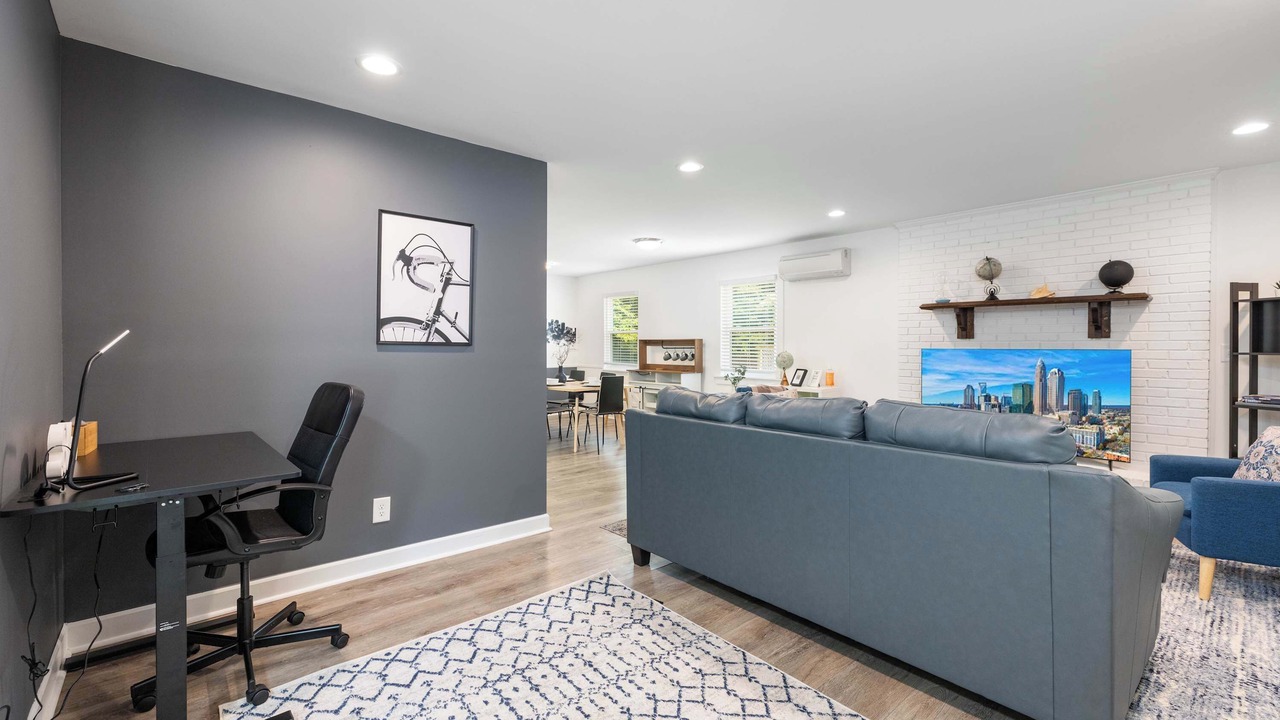 Photo of Livingroom in Matthews