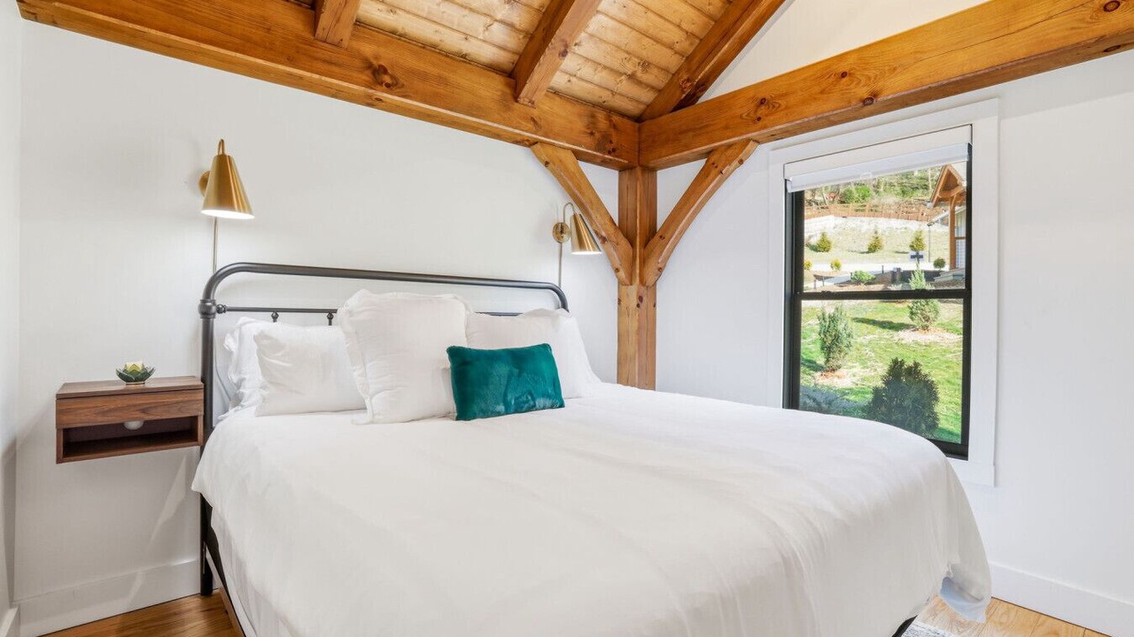 Photo of Bedroom in Sugarfork