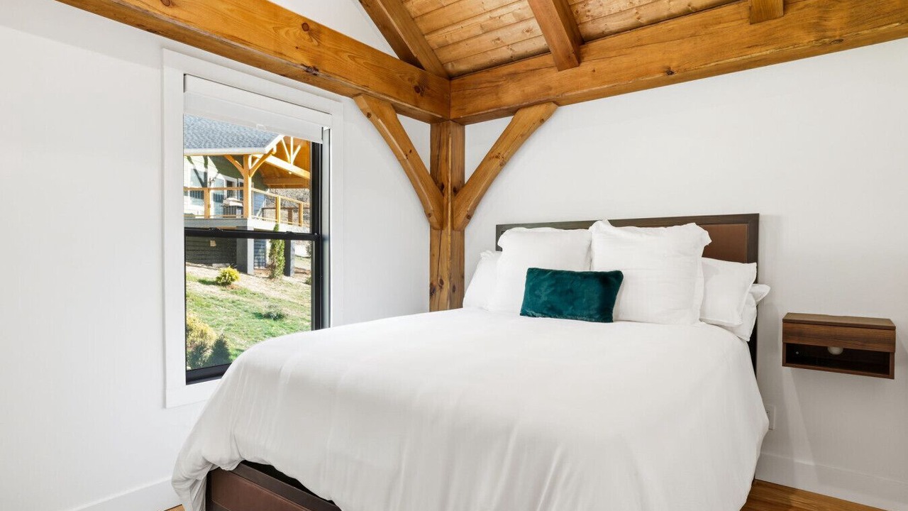 Photo of Bedroom in Sugarfork