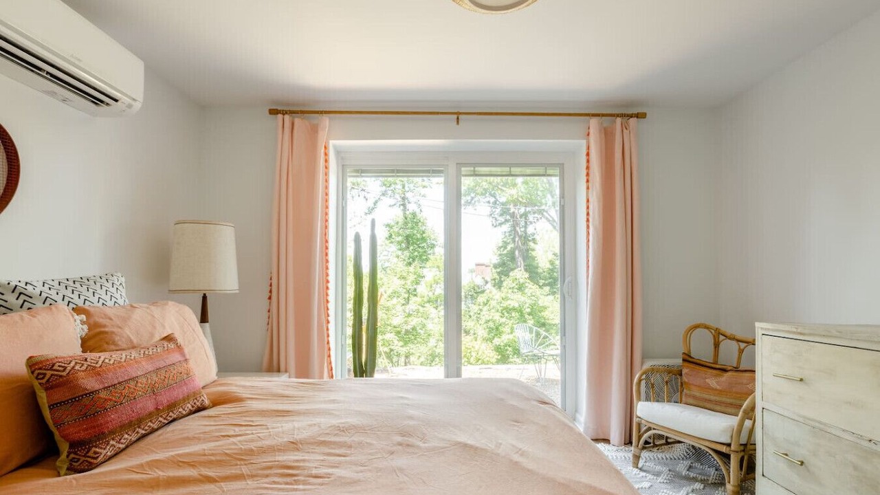Photo of Bedroom in Charlotte Street