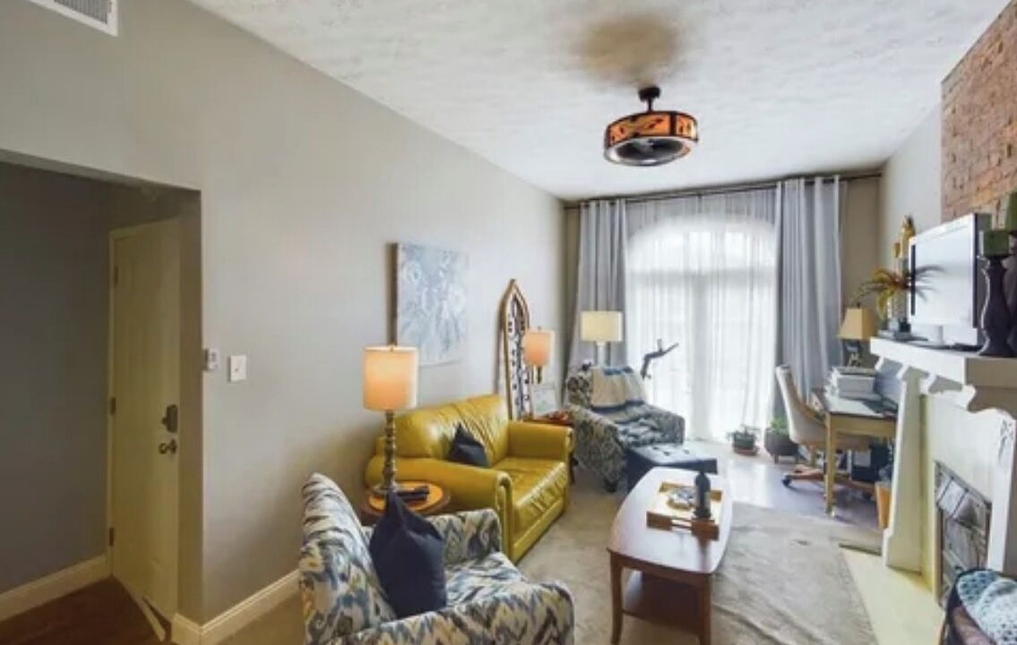 Photo of Livingroom in Wheeling