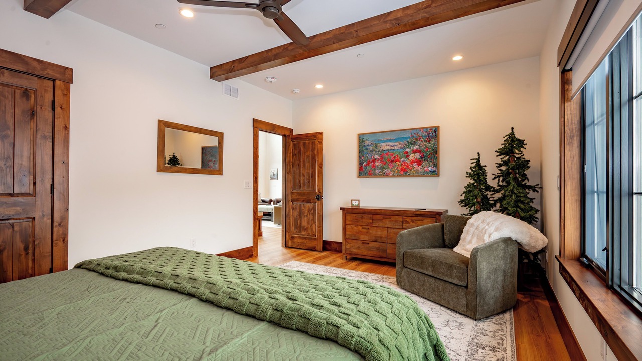 Photo of Bedroom in Waterfront Greens