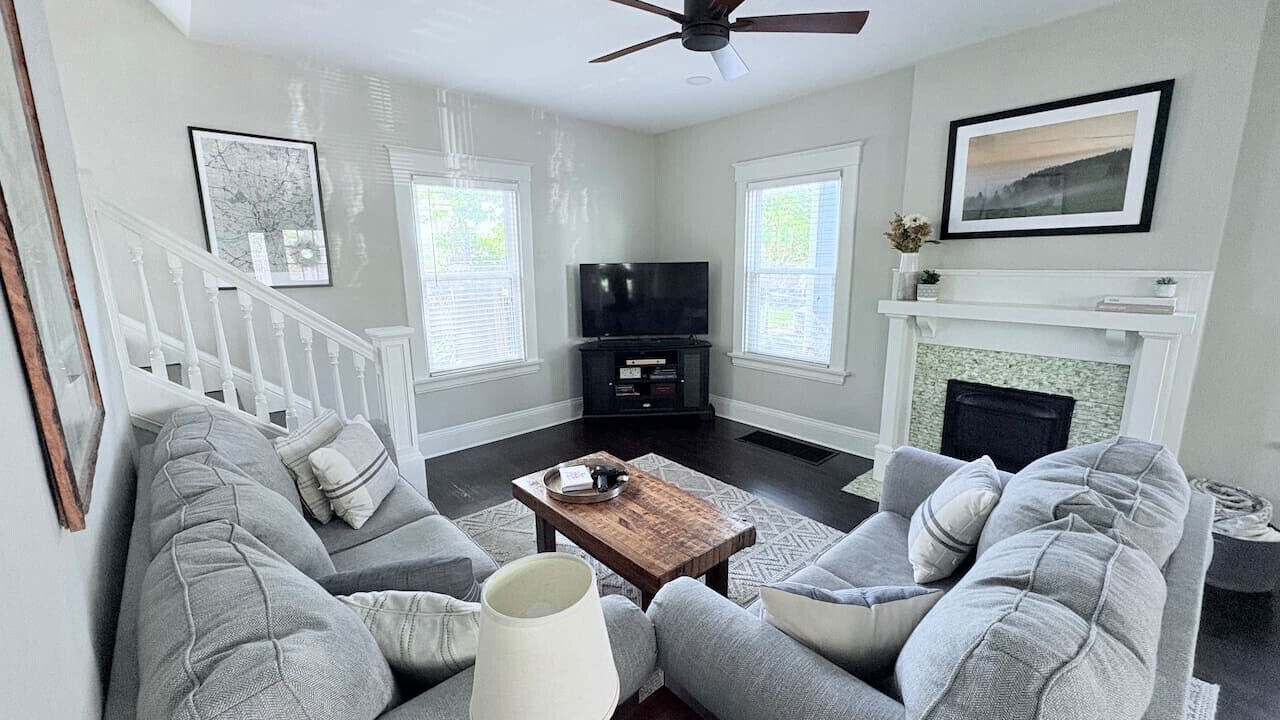 Photo of Livingroom in Oakley