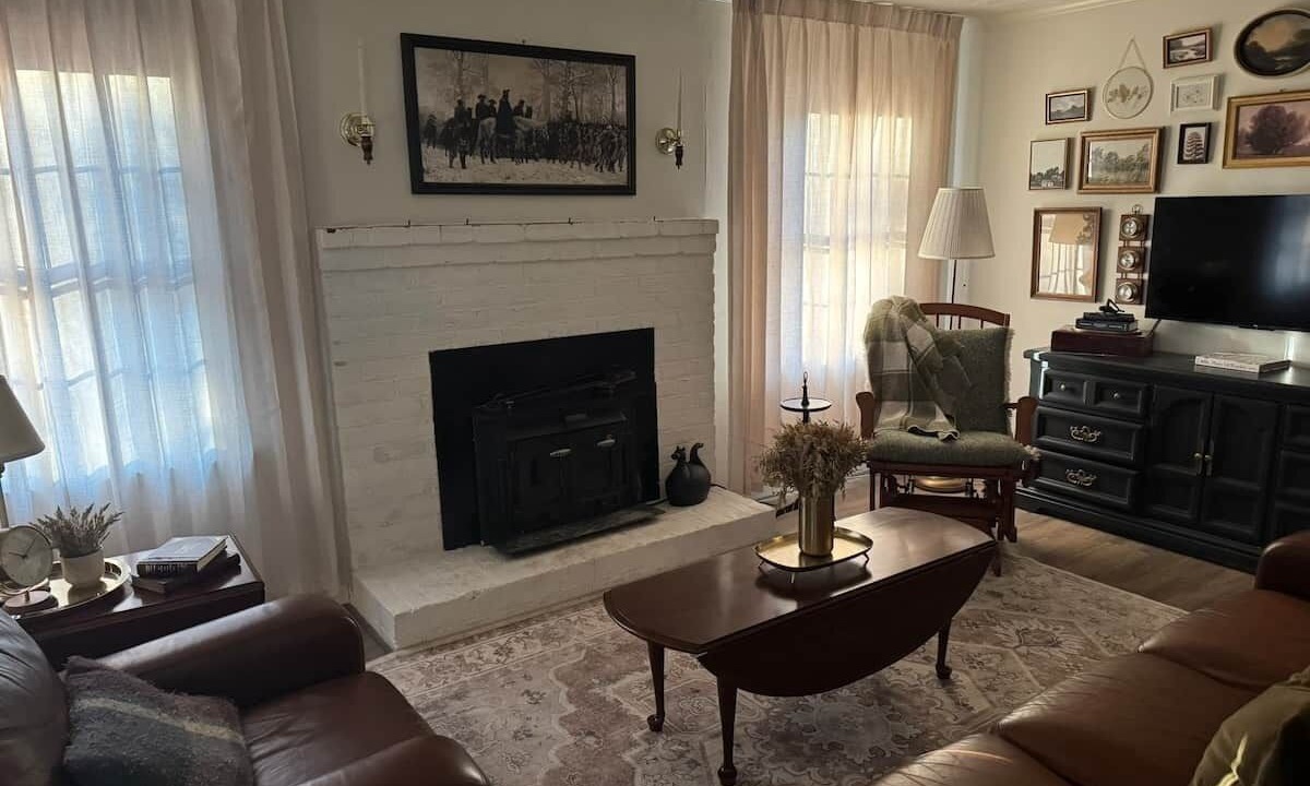Photo of Livingroom in Chesterfield
