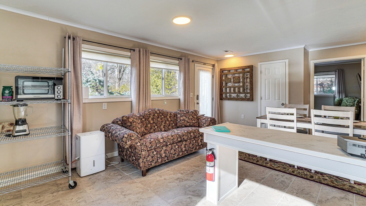 Photo of Livingroom in Ashley Oaks