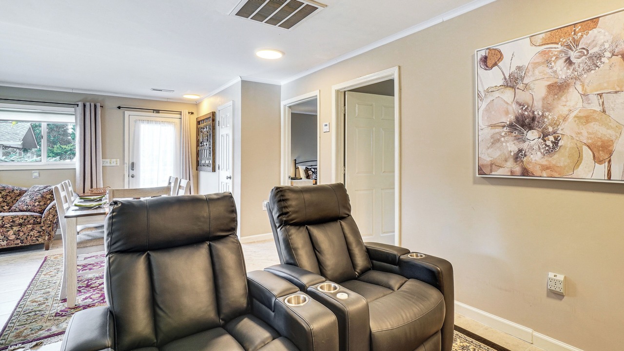 Photo of Livingroom in Ashley Oaks