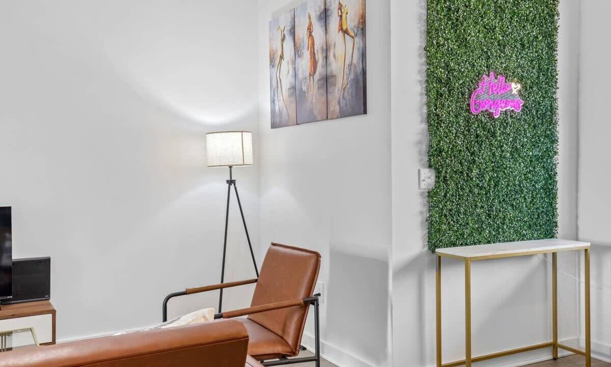 Photo of Livingroom in Midtown