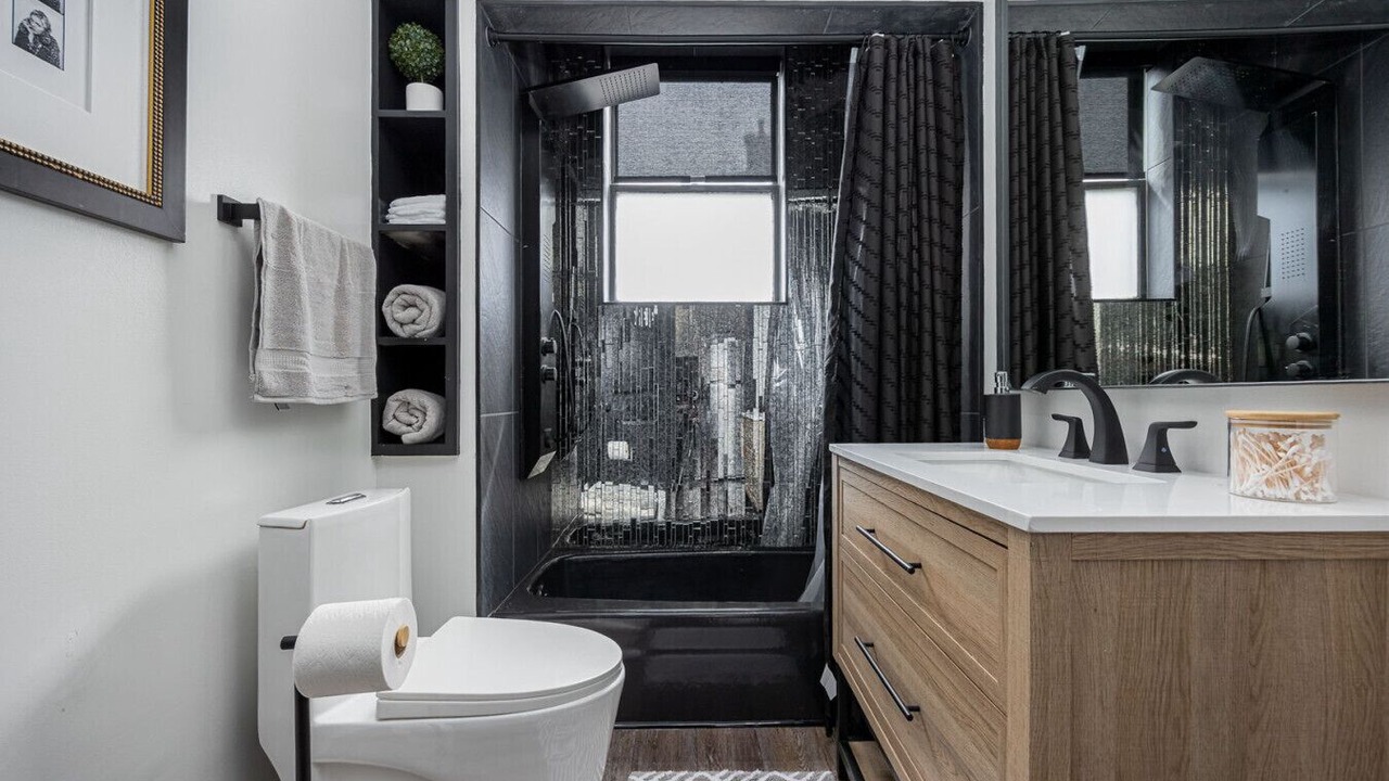 Photo of Bathroom in Downtown Columbus