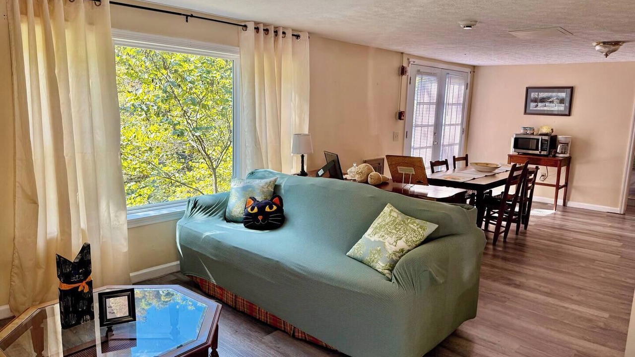 Photo of Livingroom in Wendover