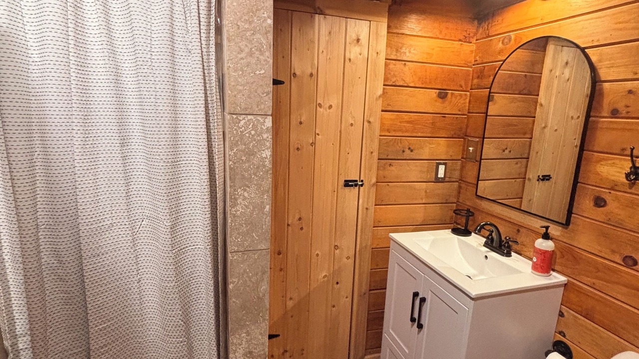 Photo of Bathroom in Stanton