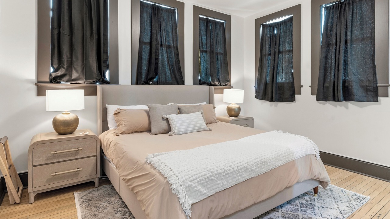 Photo of Bedroom in Newark