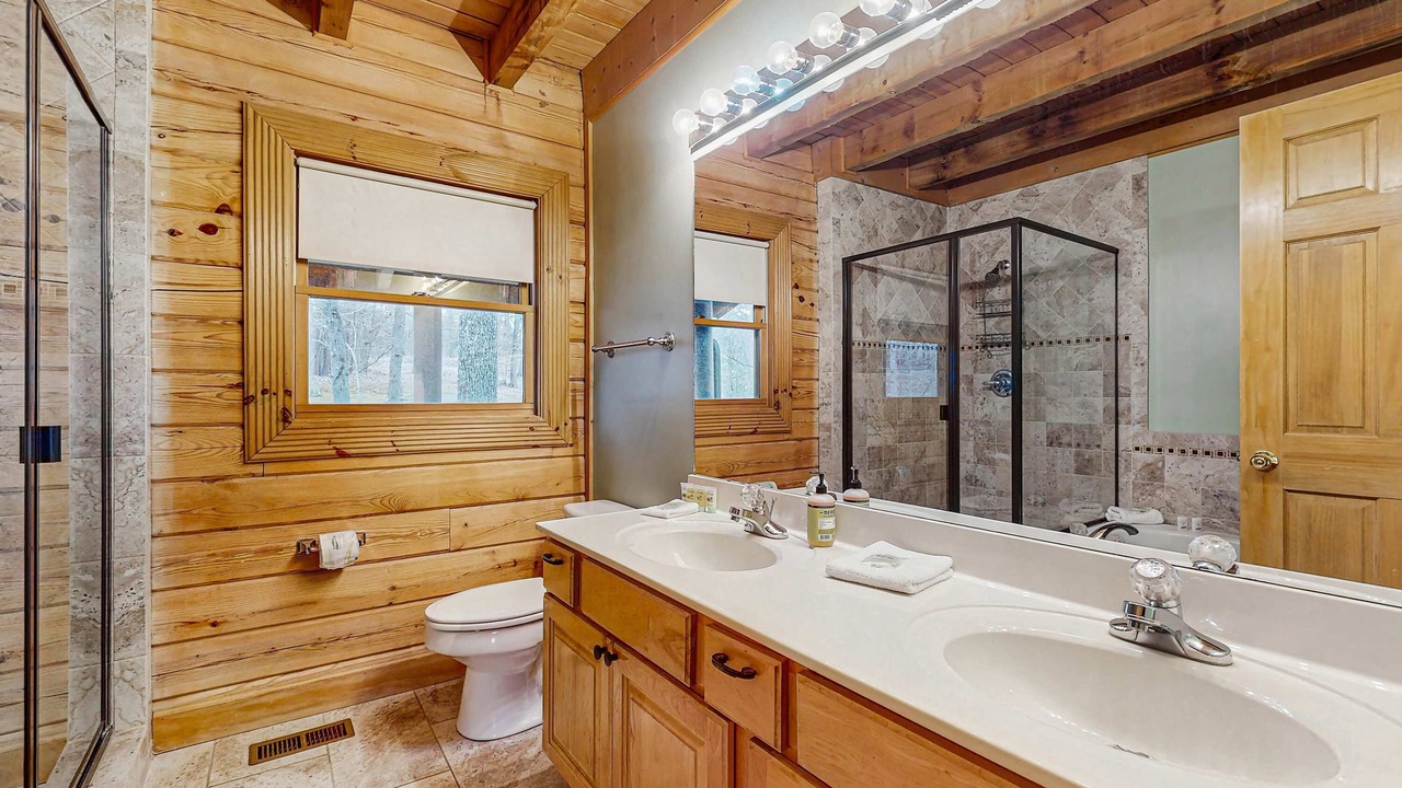 Photo of Bathroom in Tazewell