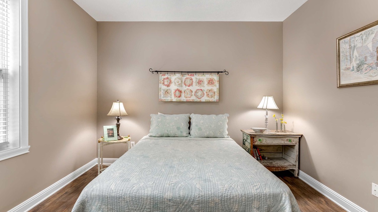 Photo of Bedroom in Andersonville