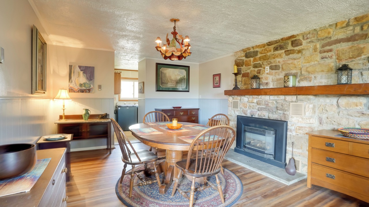 Photo of Livingroom in Wardensville