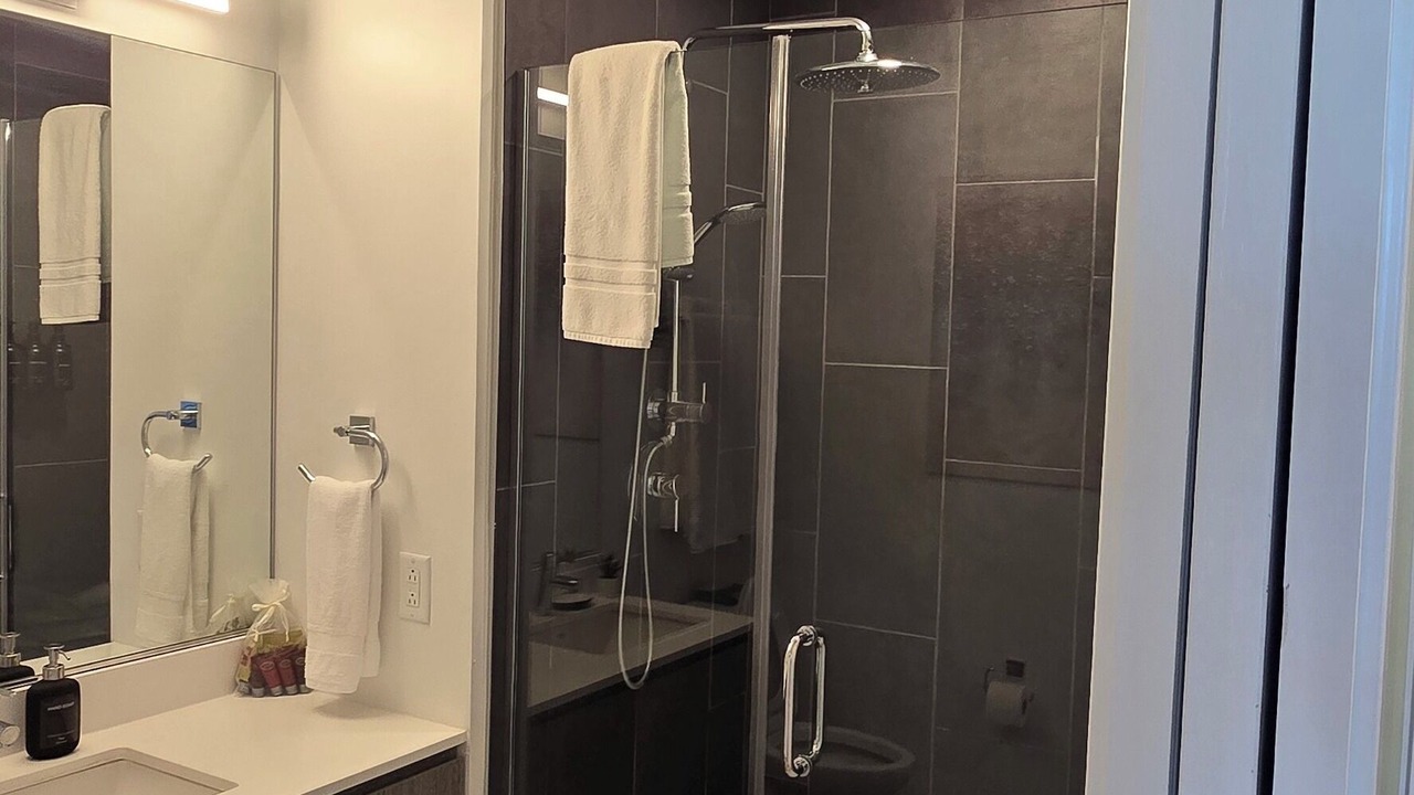 Photo of Bathroom in Music Row