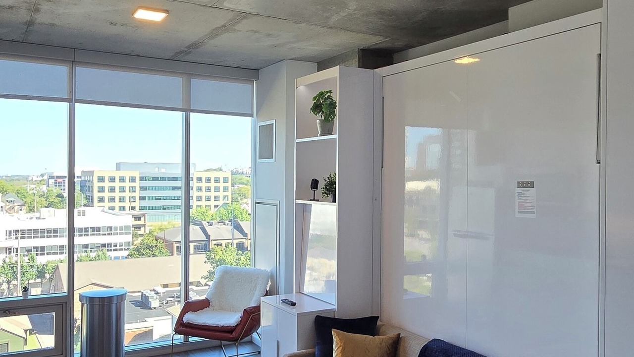 Photo of Livingroom in Music Row