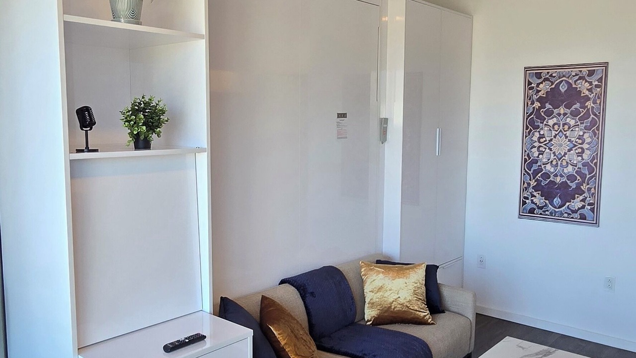Photo of Livingroom in Music Row