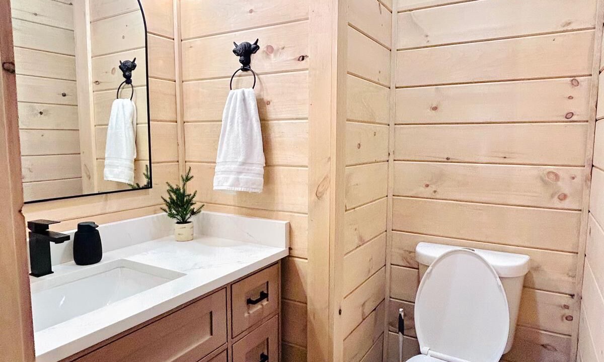 Photo of Bathroom in Gatlinburg - Pigeon Forge