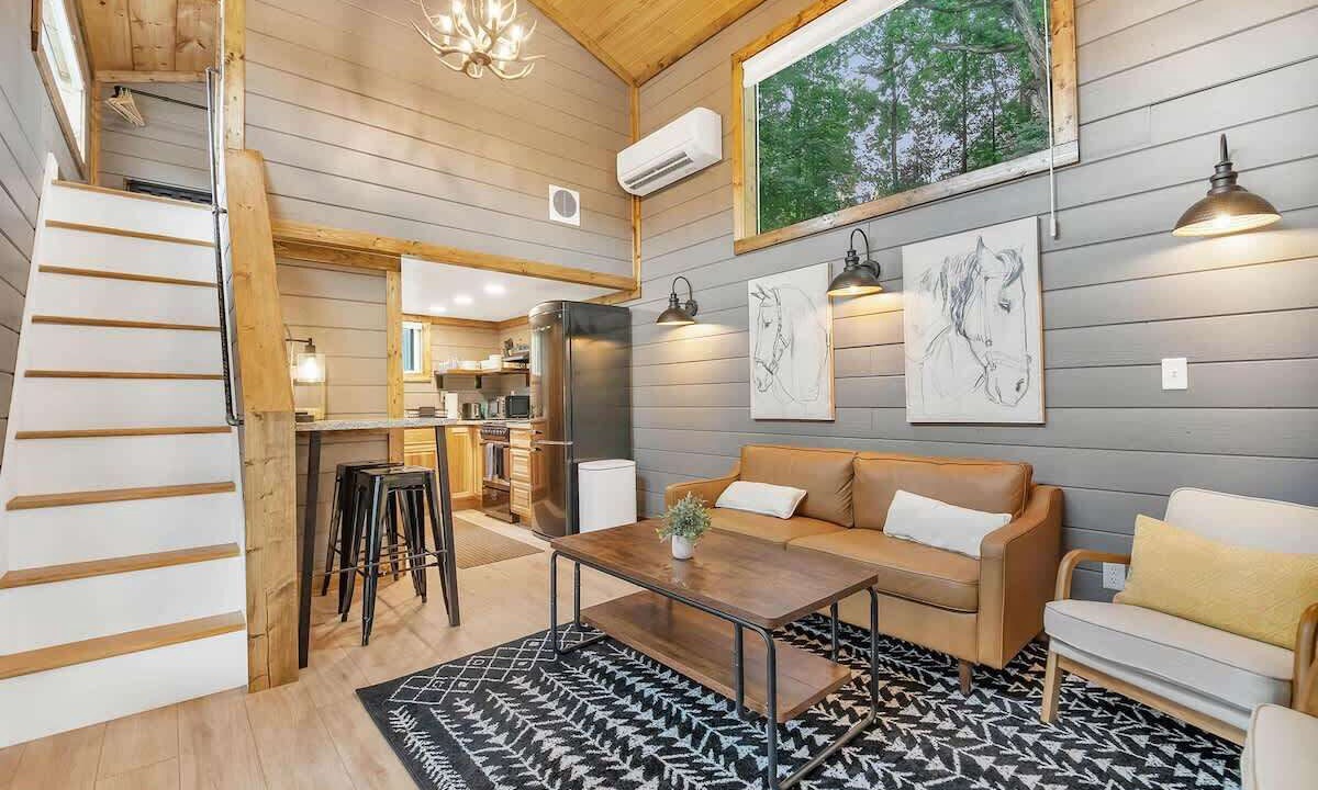 Photo of Livingroom in Lookout Valley Neighborhood Association
