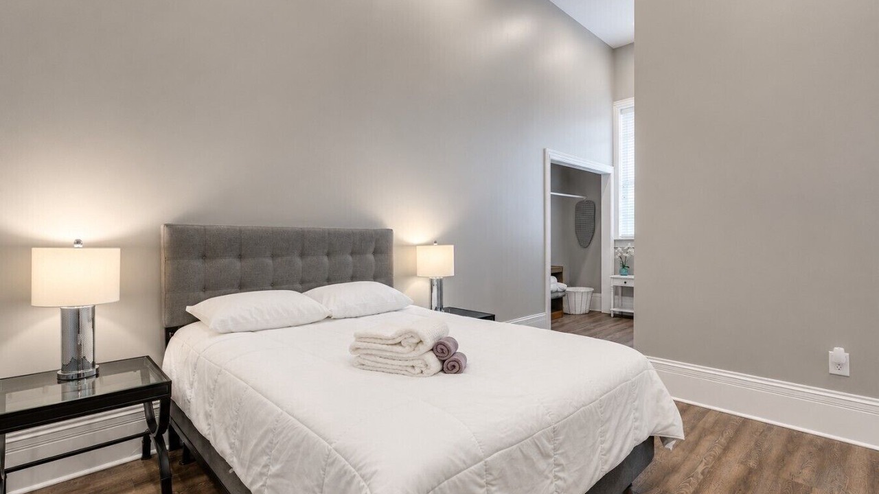 Photo of Bedroom in Historic Edgefield