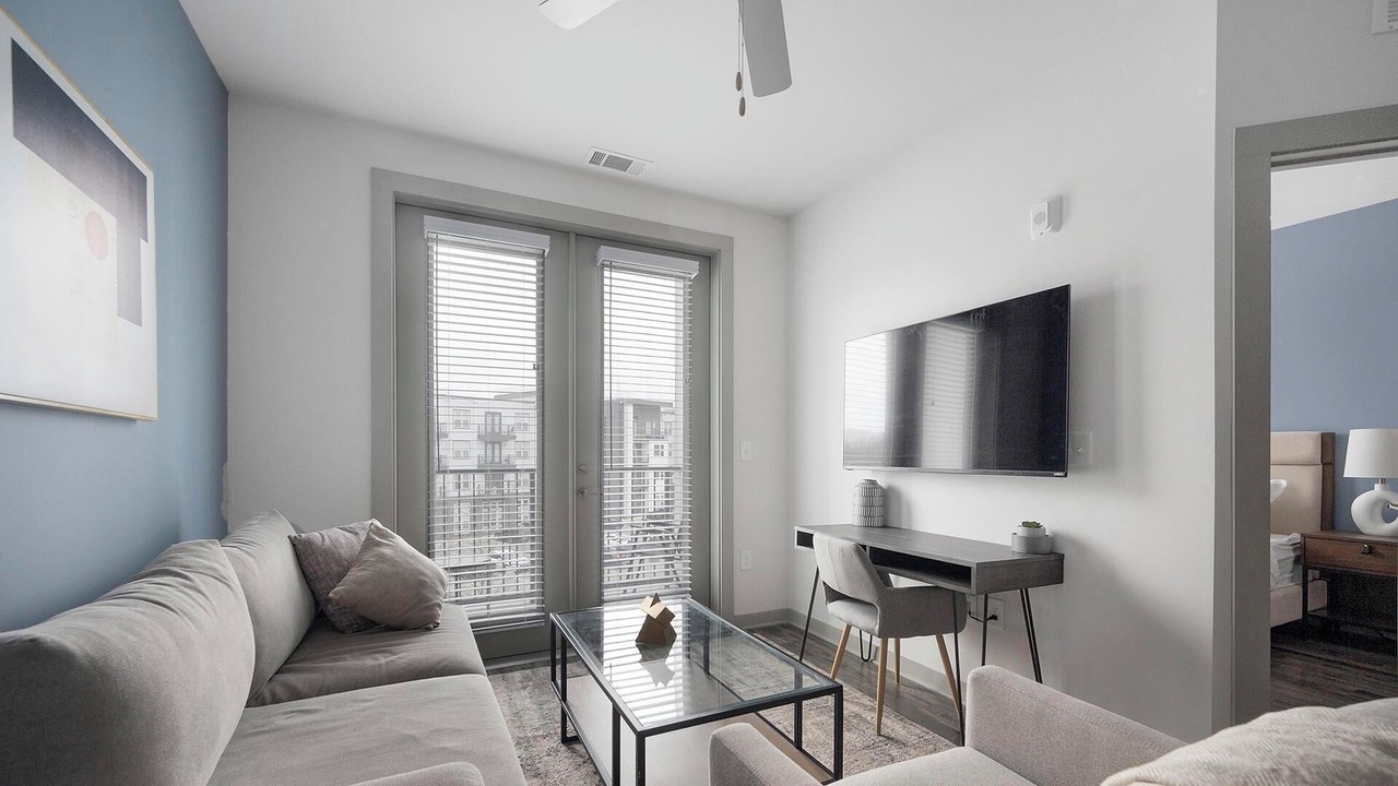 Photo of Livingroom in Hurwood Heights