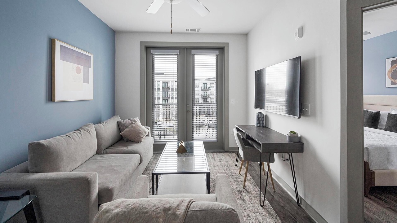 Photo of Livingroom in Hurwood Heights