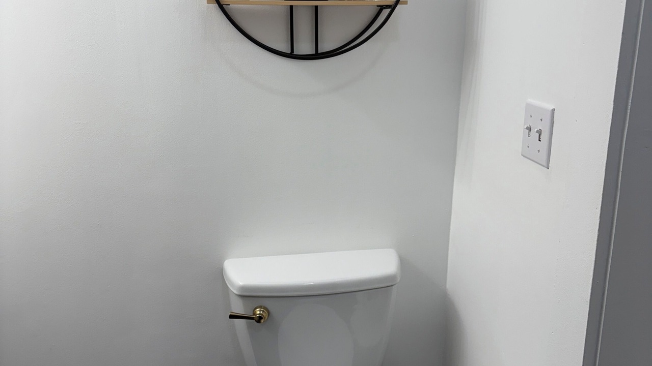 Photo of Bathroom in Crisp