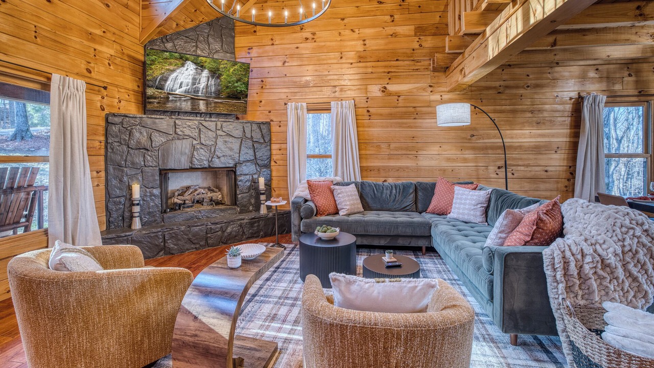 Photo of Livingroom in Talking Rock