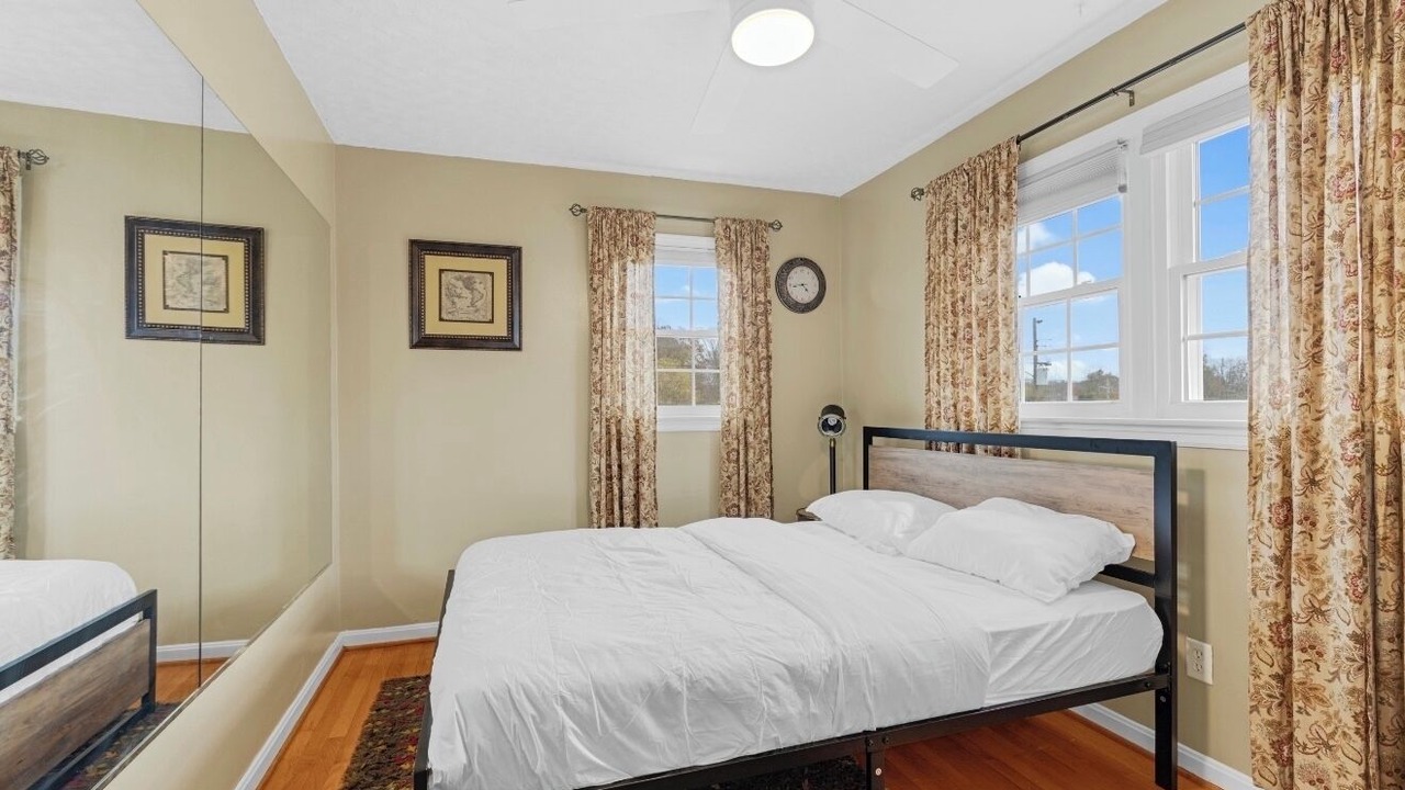 Photo of Bedroom in Hikes Point