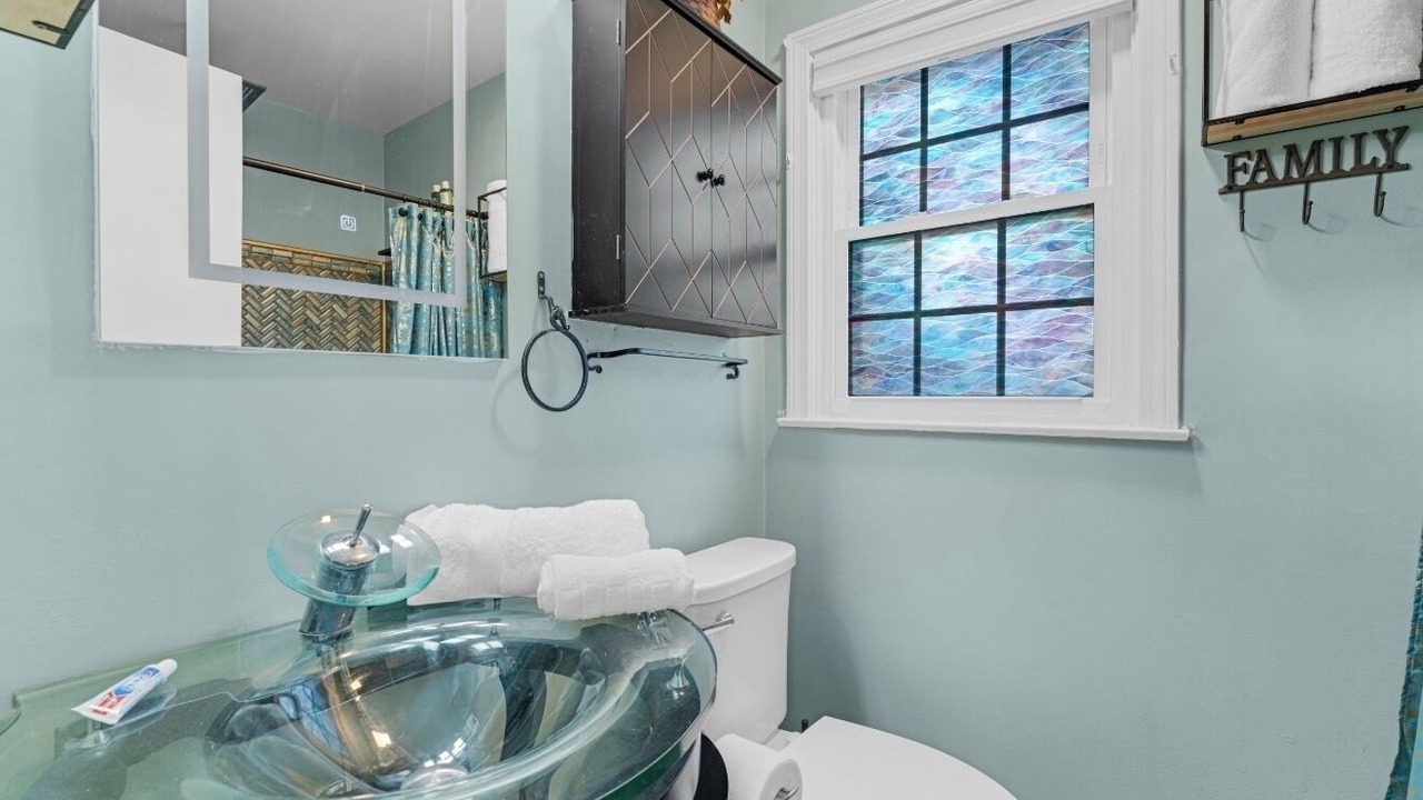 Photo of Bathroom in Hikes Point