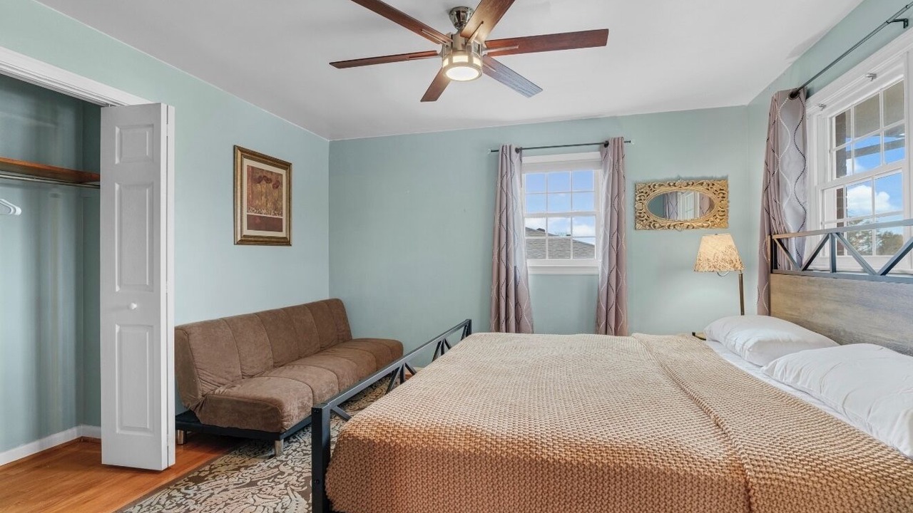 Photo of Bedroom in Hikes Point