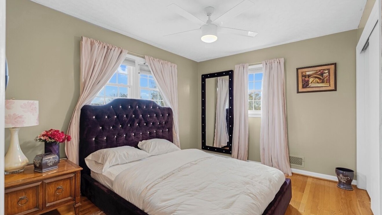 Photo of Bedroom in Hikes Point