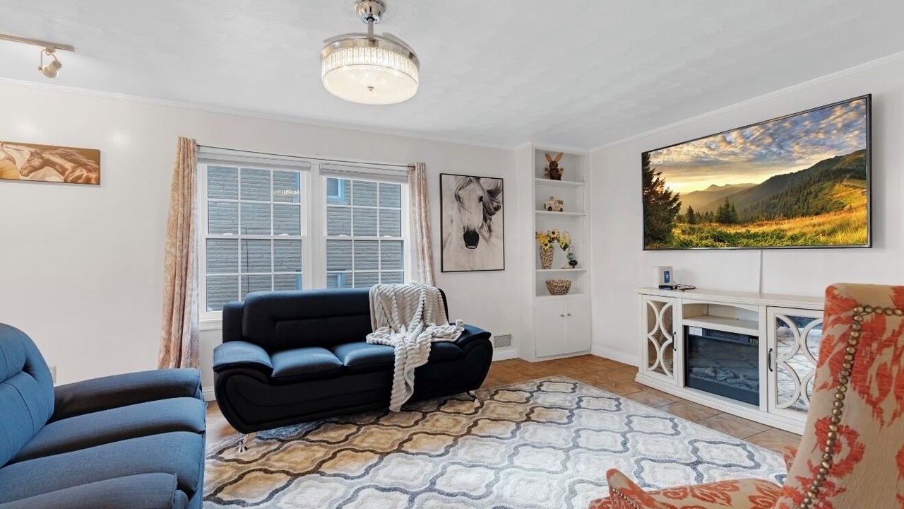 Photo of Livingroom in Hikes Point