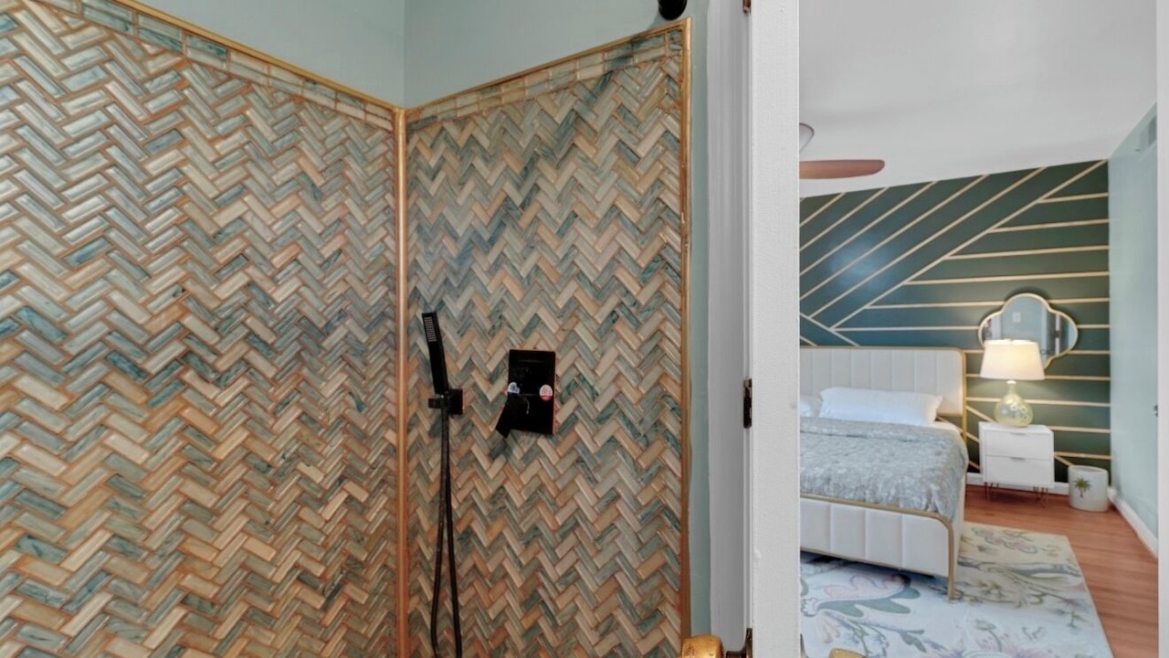 Photo of Bathroom in Hikes Point