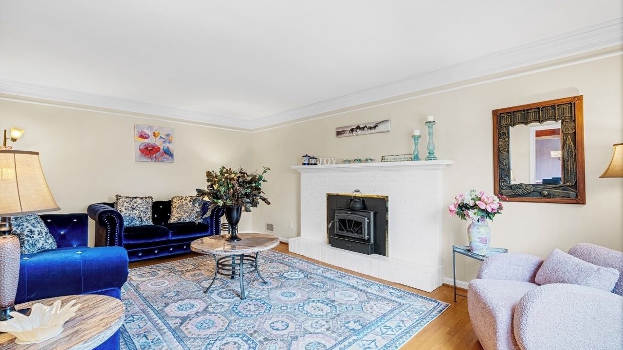 Photo of Livingroom in Hikes Point