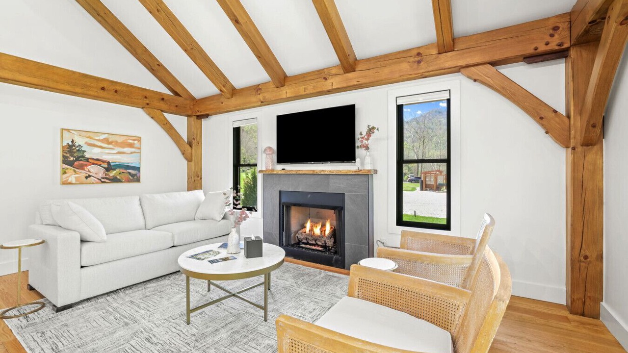 Photo of Livingroom in Sugarfork