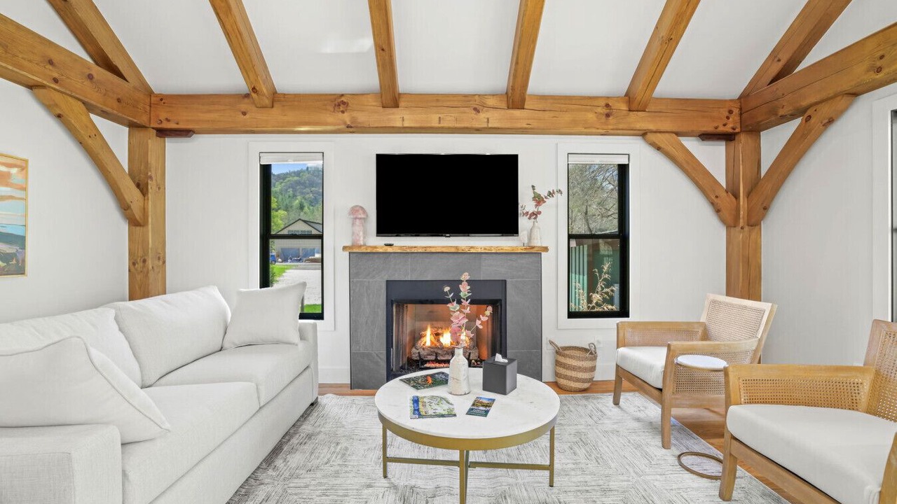 Photo of Livingroom in Sugarfork